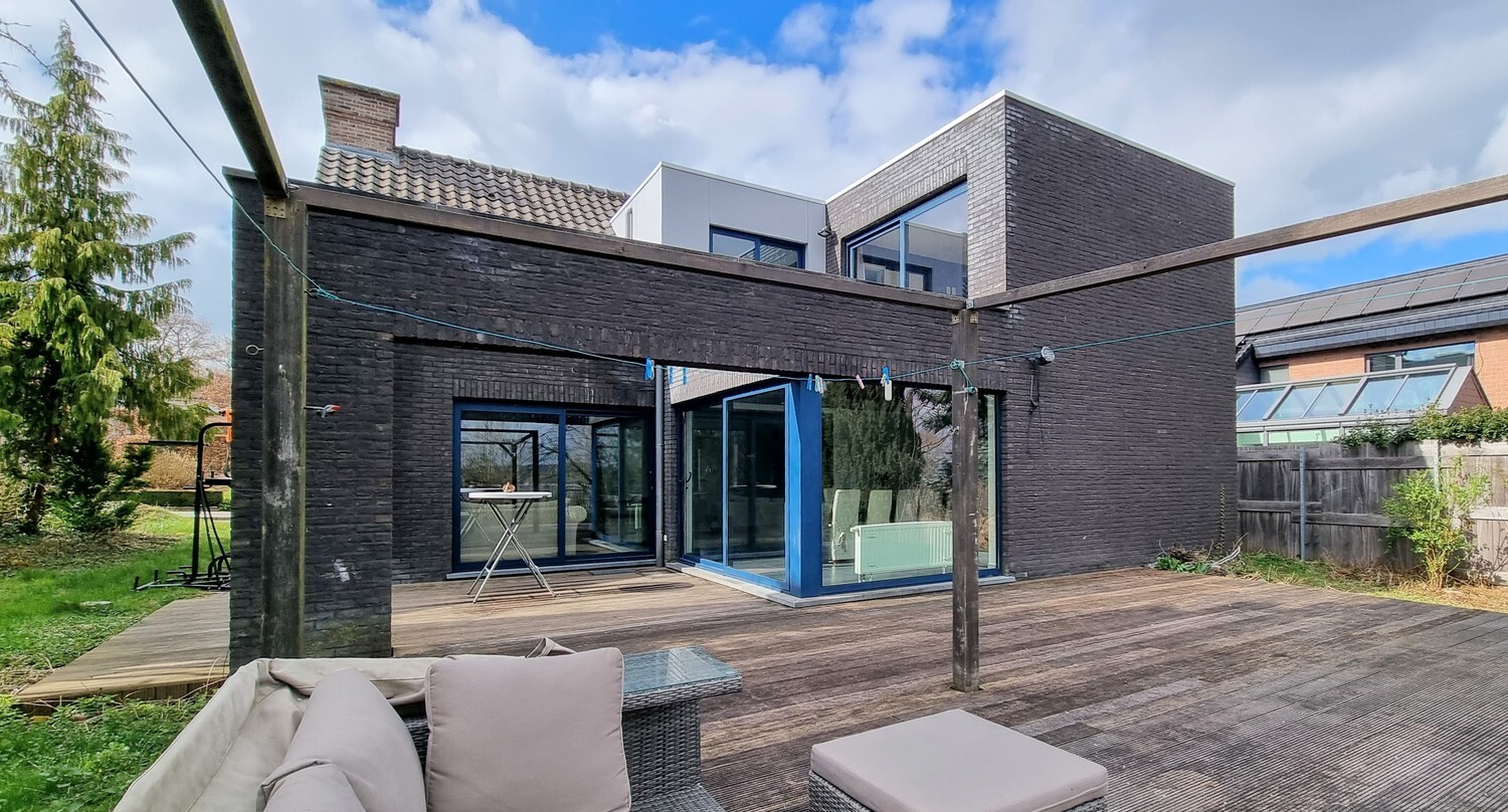 Royale, residentieel gelegen woning op 800 m&#178; met panoramisch zicht 