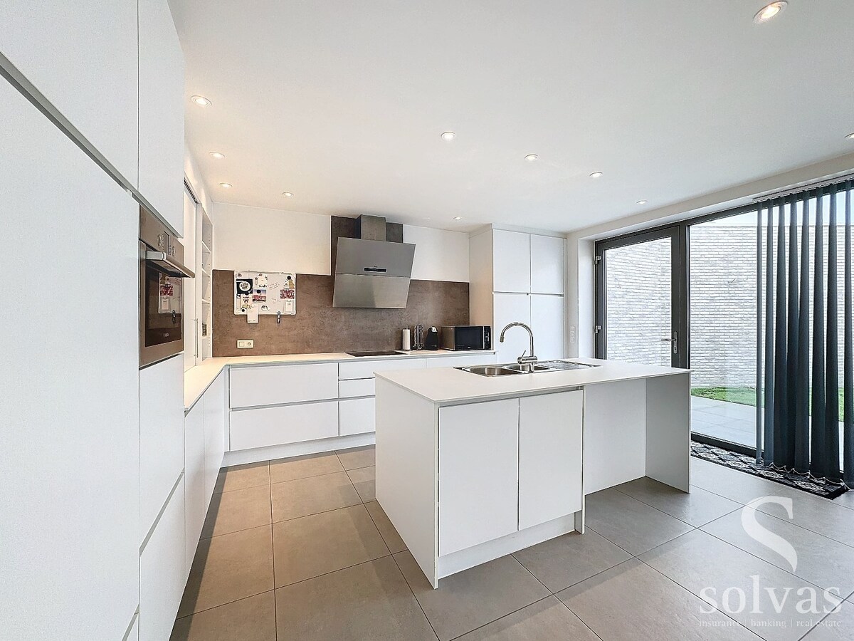 Gelijkvloers appartement met 3 slaapkamers 