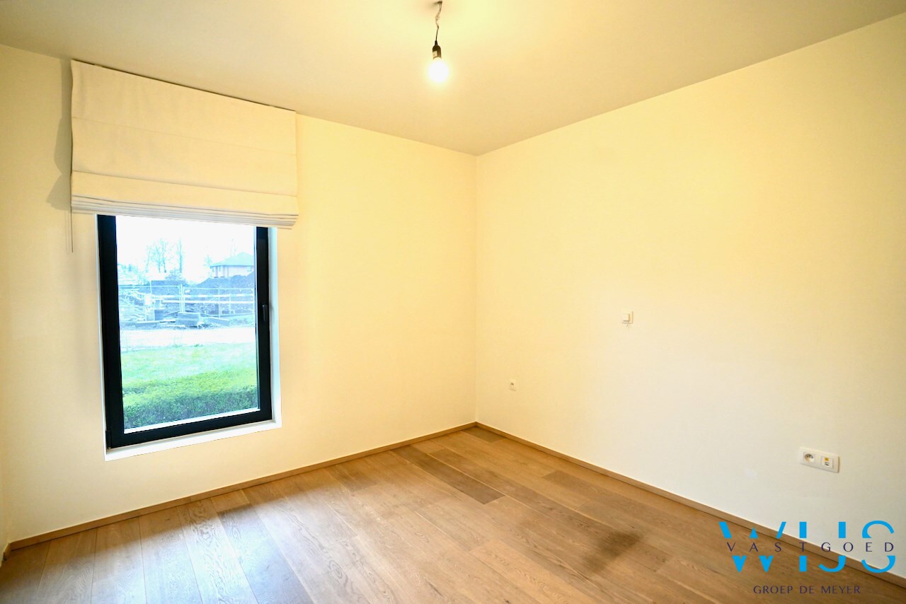 Gelijkvloers app. met 2 slaapkamers &amp; tuin te SINT-MARTENS-LATEM ! 