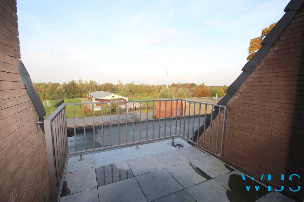 Prachtige duplex + garage in het rustige landelijke OOSTEEKLO 