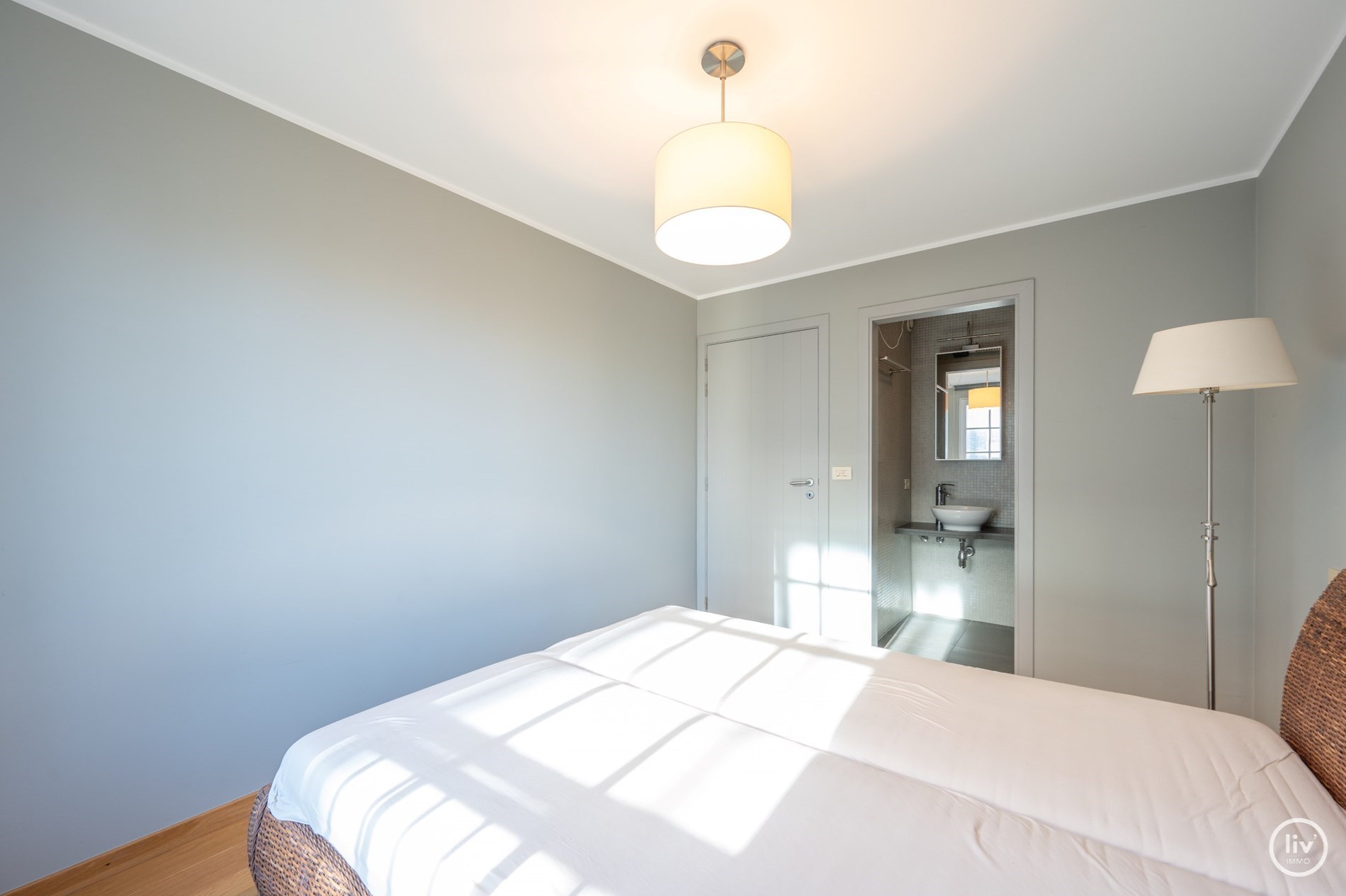 Magnifique appartement d&#39;angle avec 2 belles chambres situ&#233; sur la Zoutelaan &#224; Knokke. 