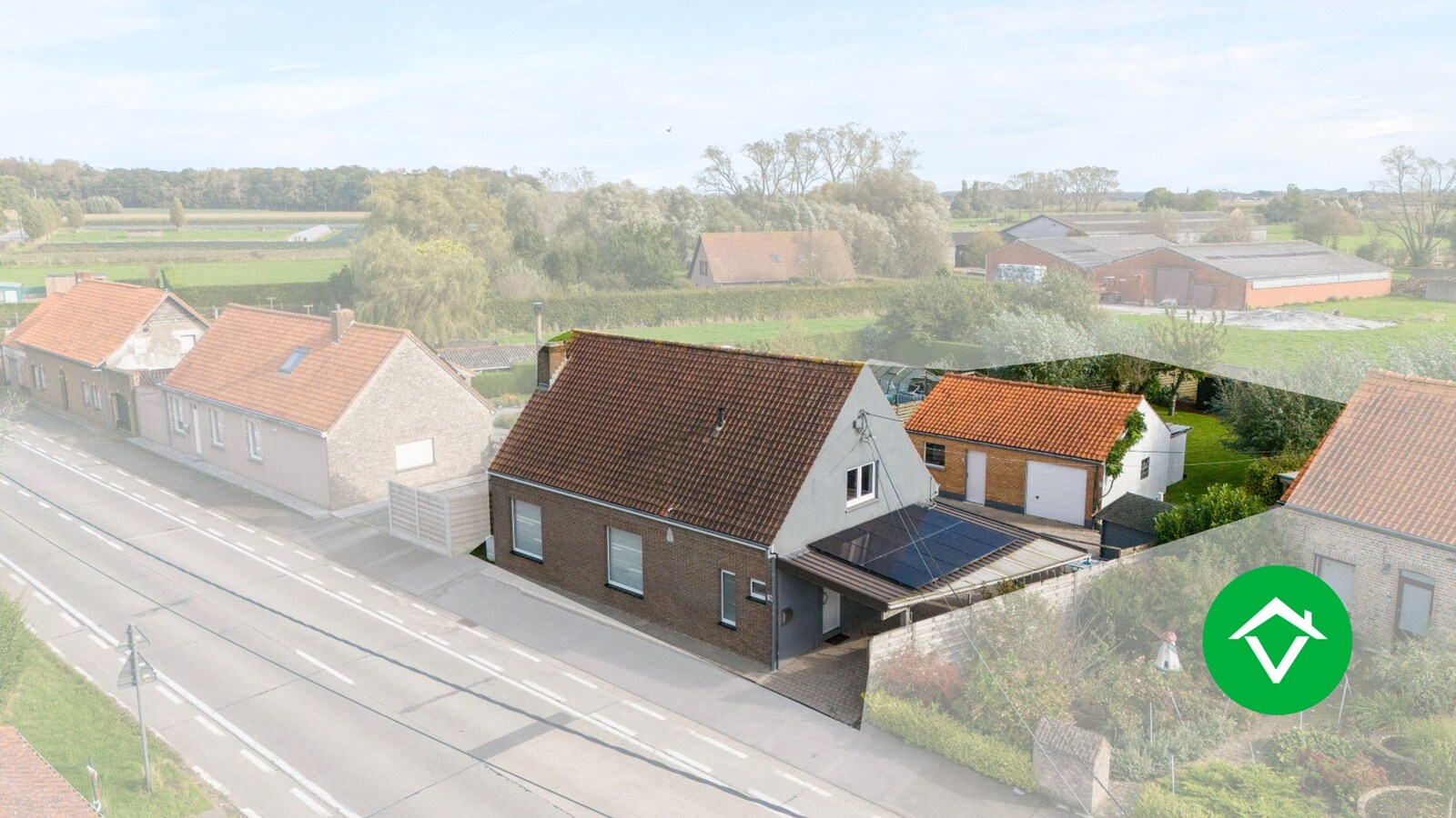 Landelijke woning met bijgebouw en zicht op de velden te koop in Vladslo 