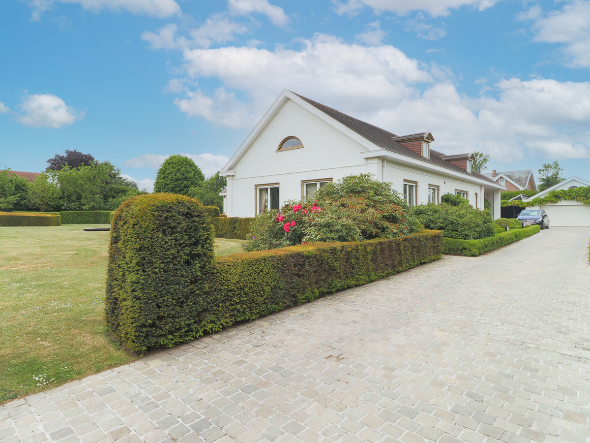 Prachtige statige villa op de Rodenburg te Marke op 3781m&#178; 