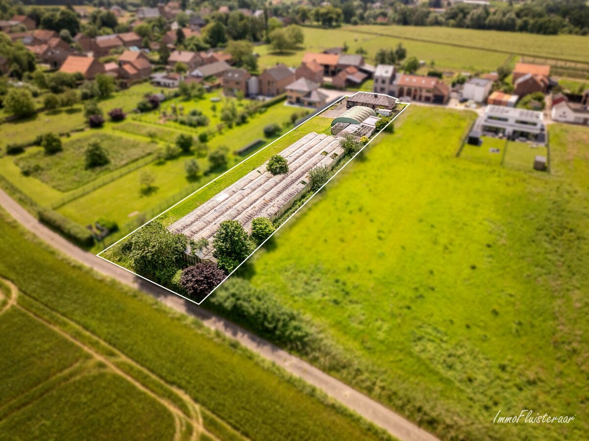 Maison partiellement r&#233;nov&#233;e sur environ 30 a situ&#233;e &#224; Tirlemont. 