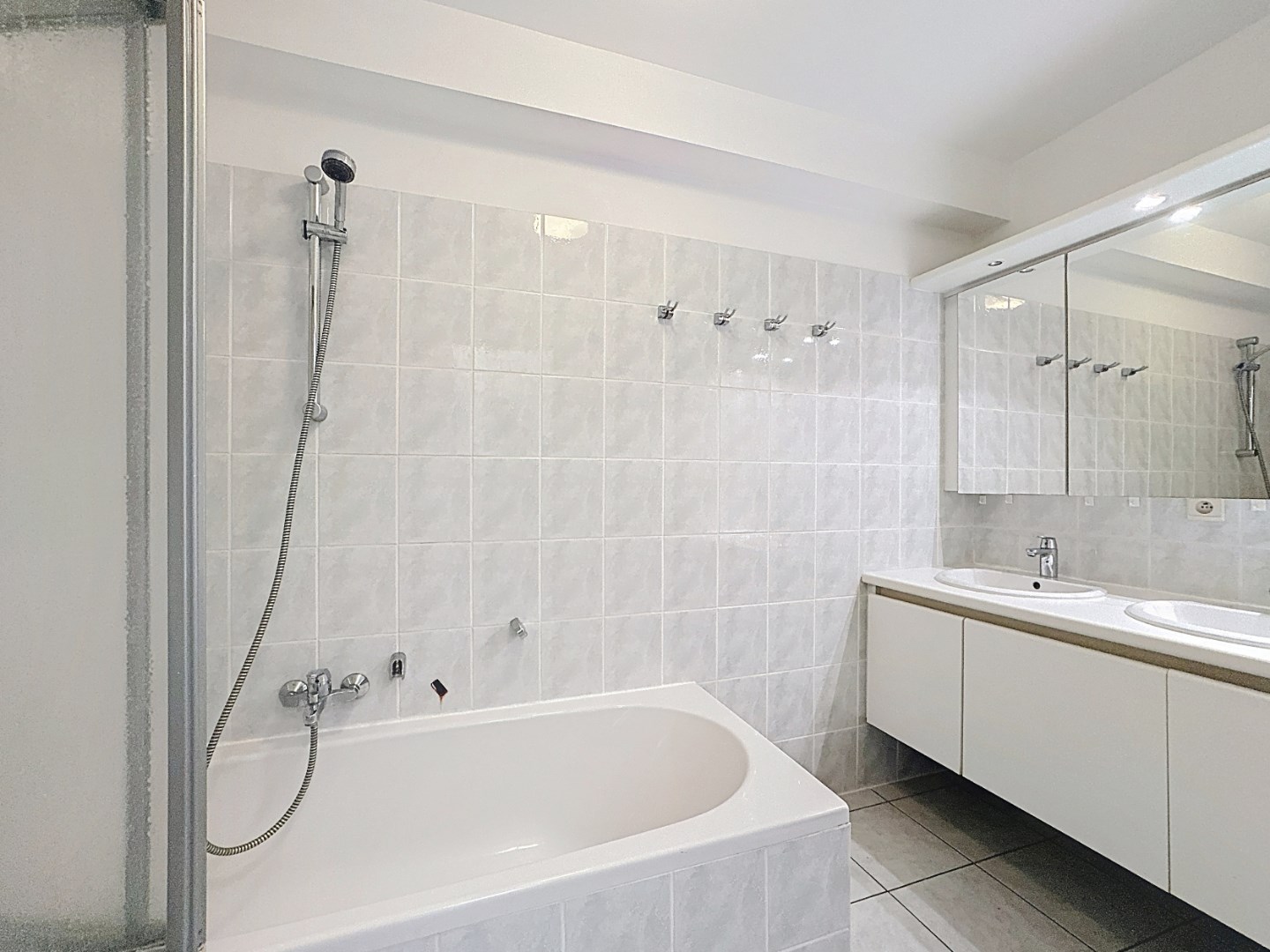 Centraal gelegen appartement met FRONTAAL ZEEZICHT 