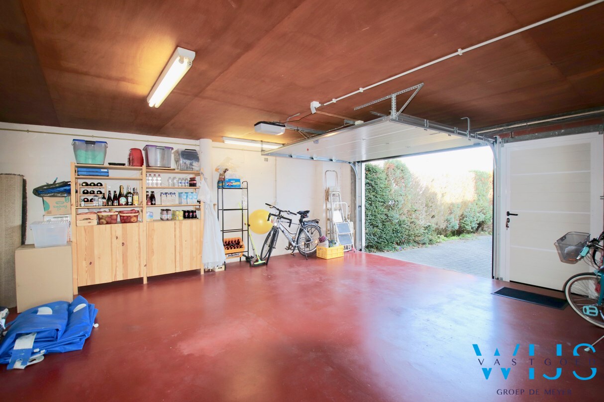 Ruime bungalow in een rustige woonwijk te Lovendegem ! 