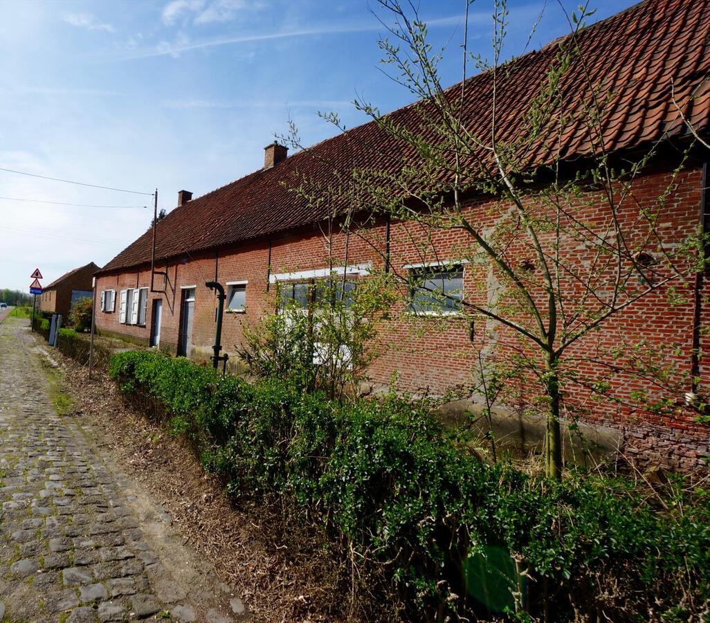 Prachtig renovatie project op ca. 1,9 ha te Boechout 