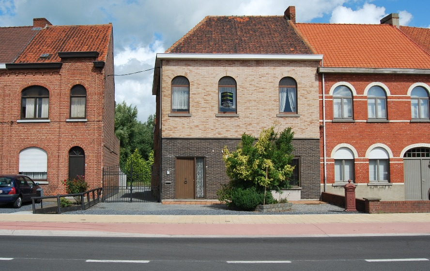 Op te frissen woning met loods op ca. 1,4ha te Deinze 