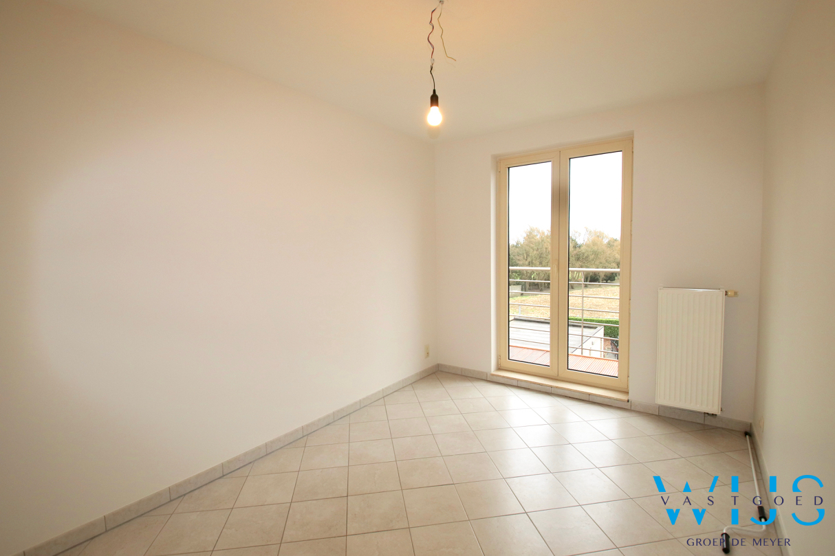Instapklaar 3 slaapkamerappartement met garage in hartje Assenede ! 