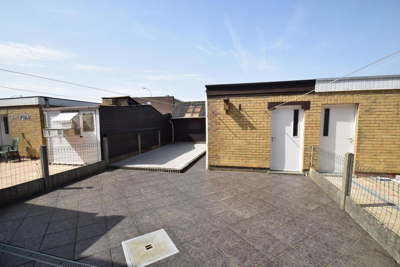 Op te knappen 3-slpk-woning met garage en tuin  gelegen in kindvriendelijke woonwijk 