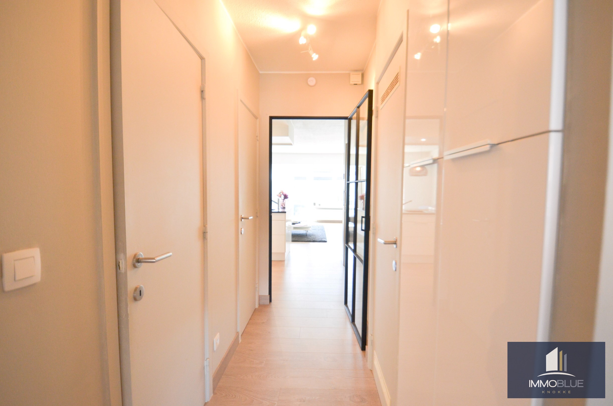 Appartement lumineux pr&#234;t &#224; emm&#233;nager avec une fa&#231;ade d’environ cinq m&#232;tres de large. 