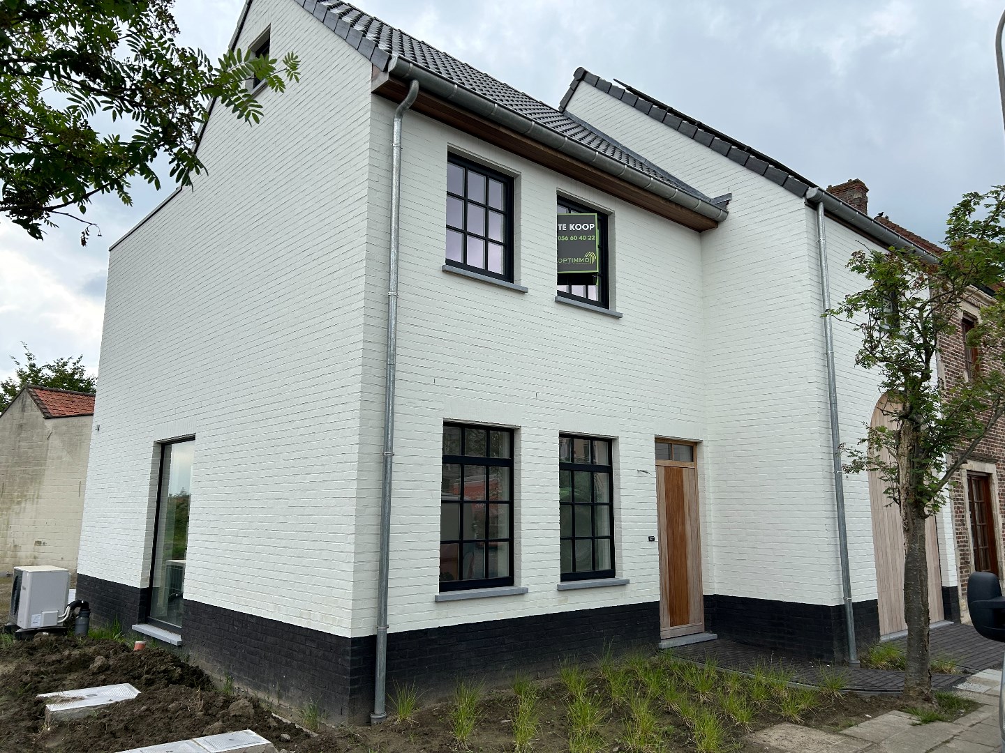 Stijlvolle en ruime nieuwbouwwoning met garage en tuin op 555 m&#178; 