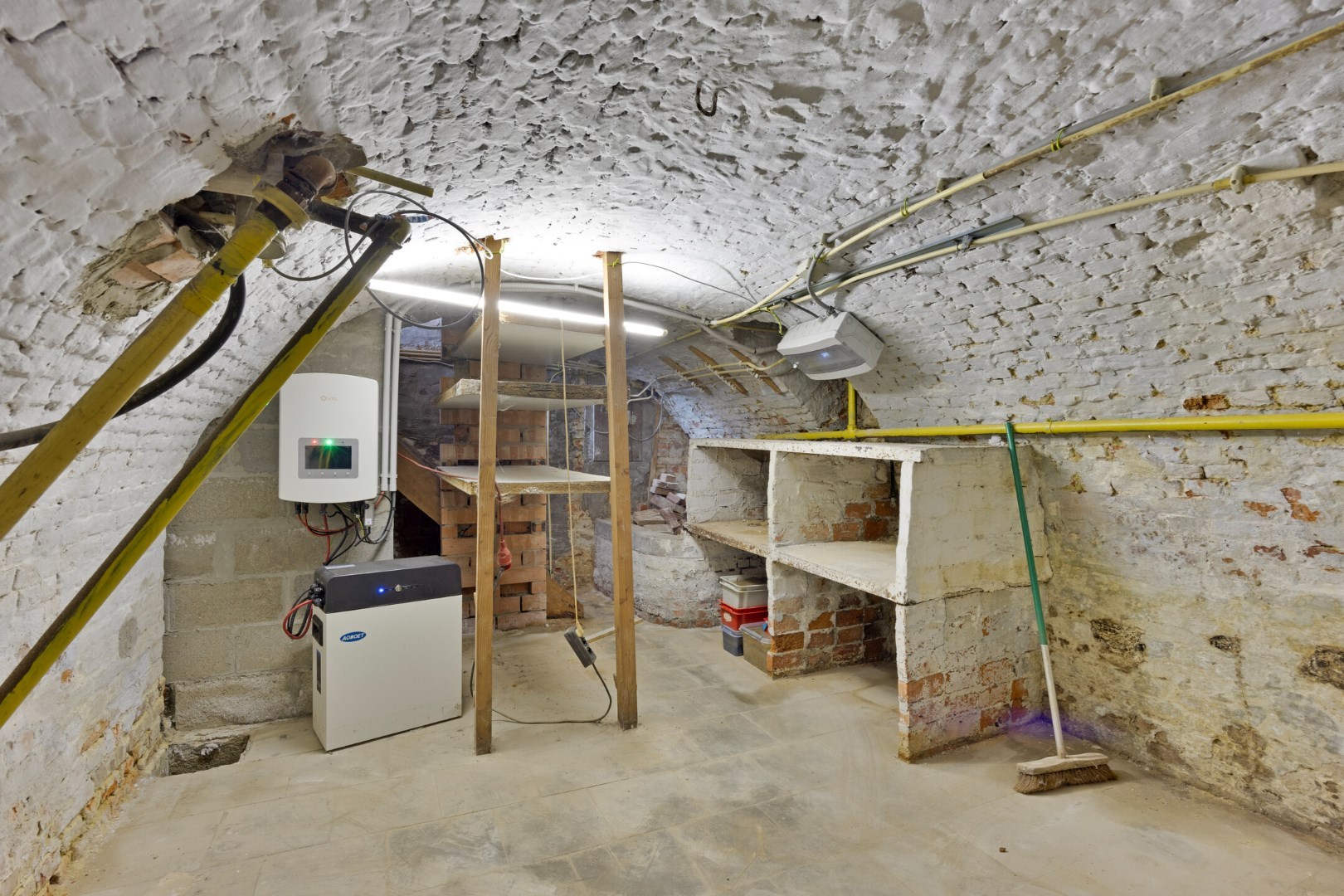 Halfopen hoekwoning met garage en dakterras op toplocatie in Kessel-Lo – renovatieproject met veel potentieel 