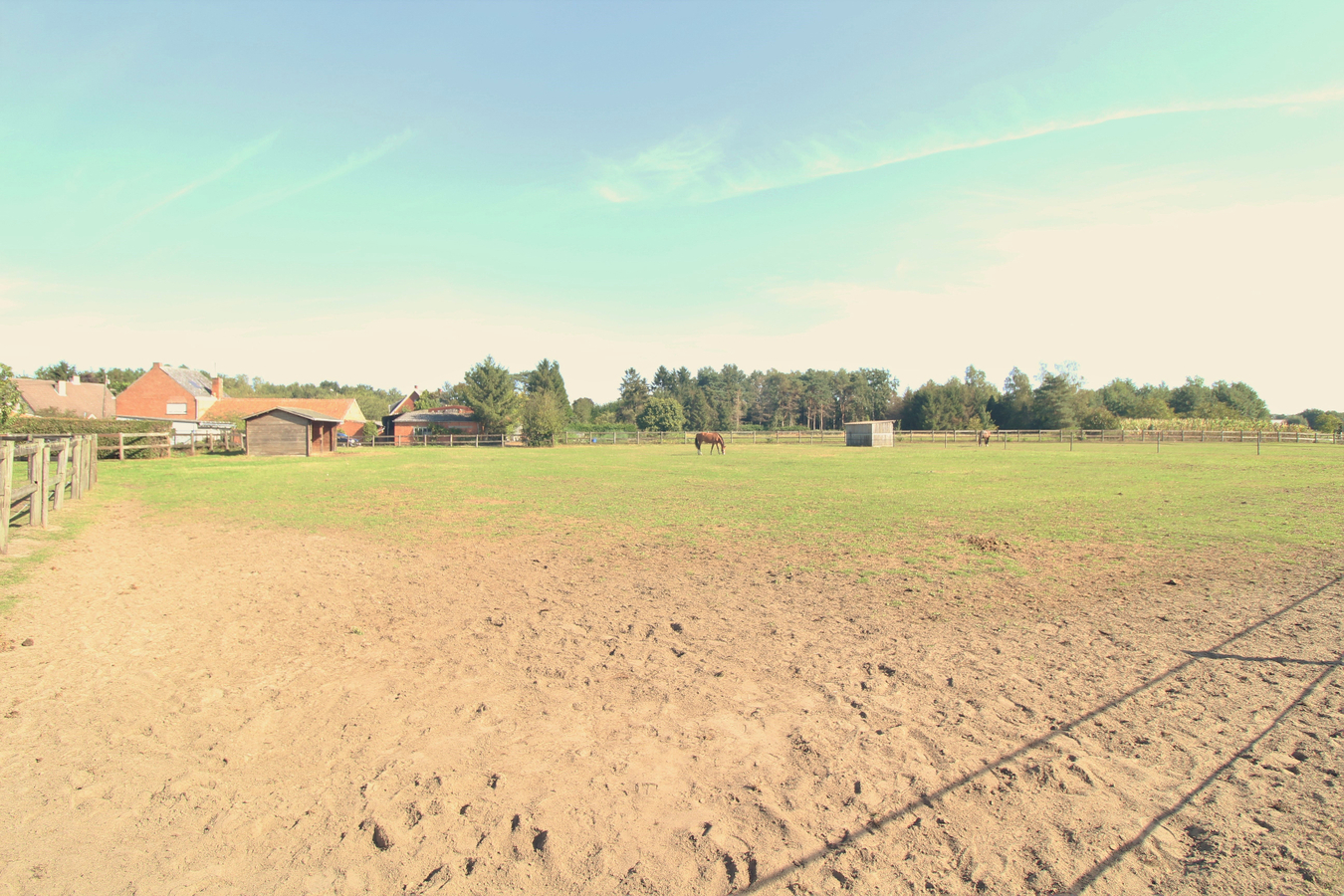 Exceptionally charming villa with horse accommodation and meadows on approximately 1,53ha in Keerberen (Flemish Brabant). 