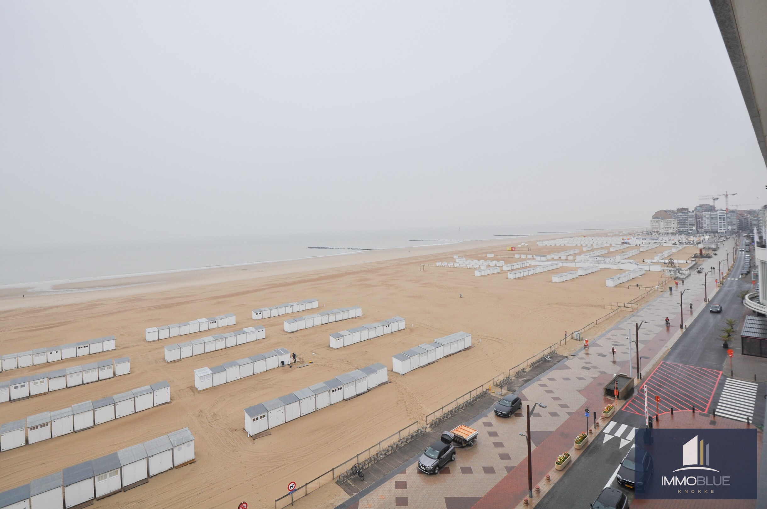 Appartement enti&#232;rement r&#233;nov&#233; avec vue frontale sur la mer. 