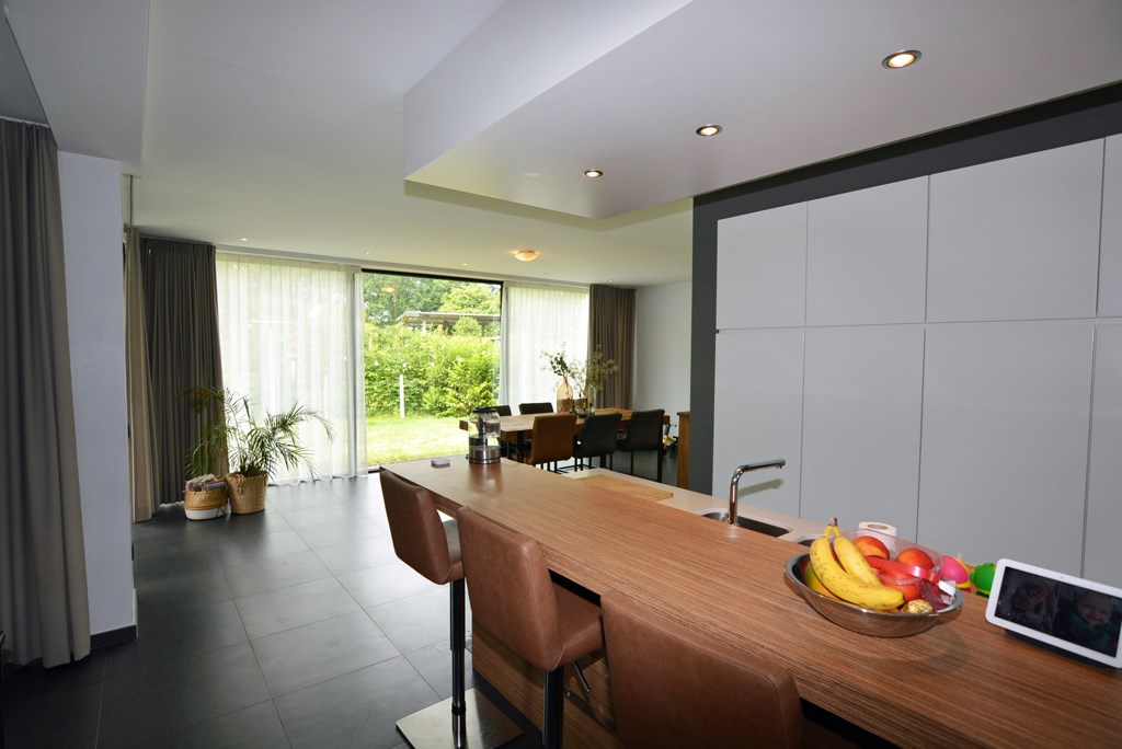 Moderne, energiezuinige woning met 4 slpks op 7a 7ca. 