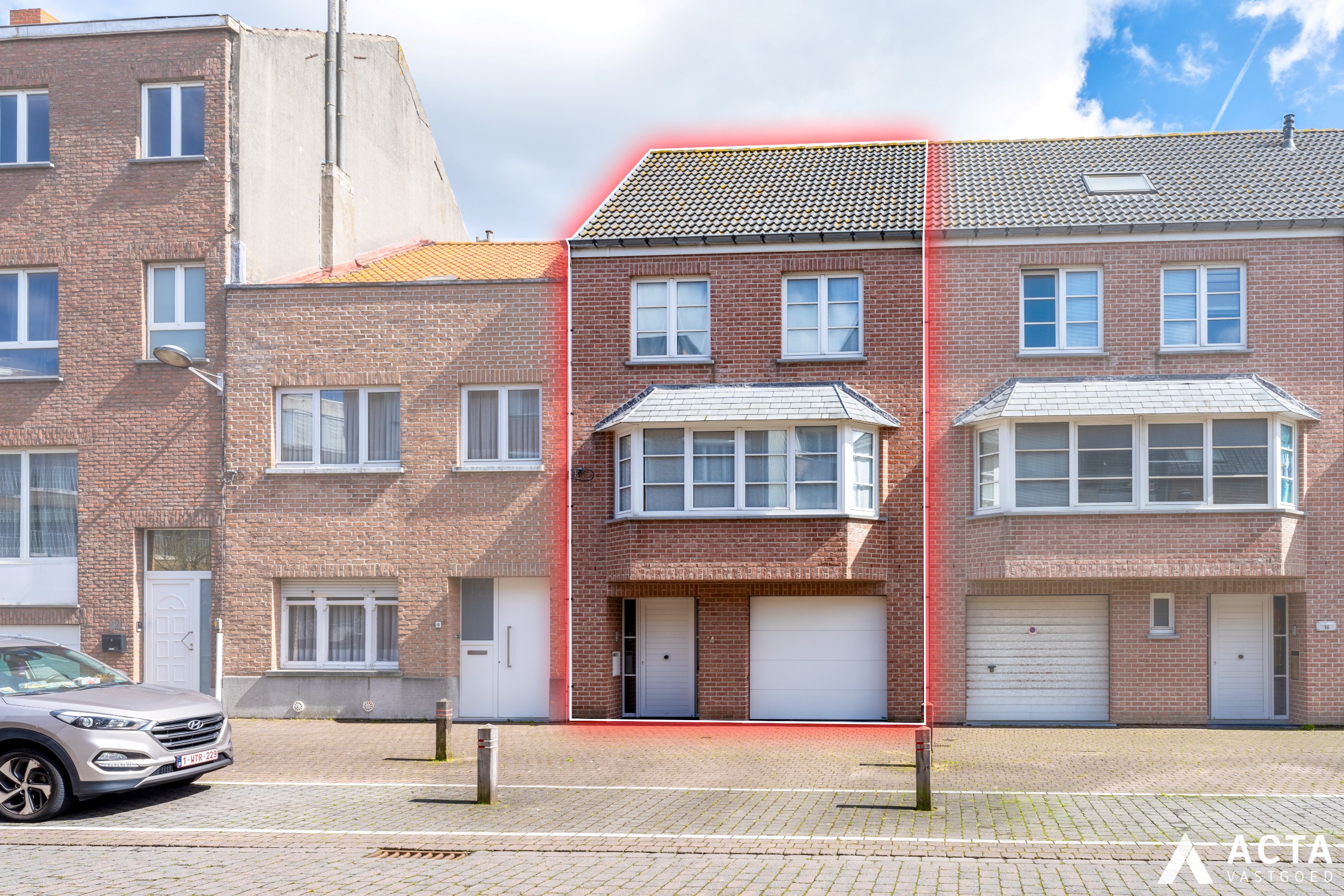 Recente Bel-&#233;tage met drie slaapkamers en garage nabij centrum van Oostende 