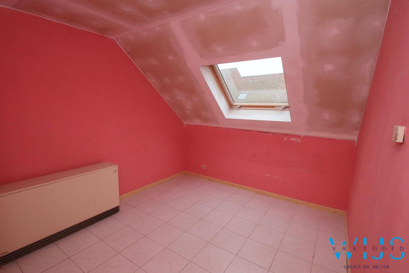 Woning met 2 entiteiten (MOGELIJKHEDEN) en garage in centrum ASSENEDE! 