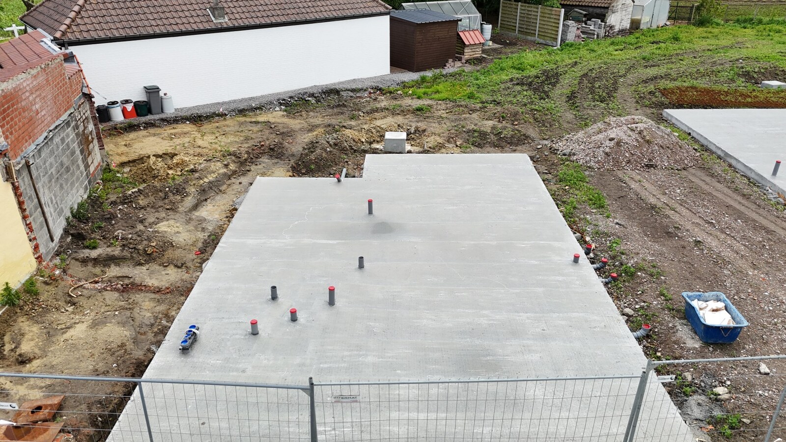 Alleenstaande nieuwbouwwoning met 4 slaapkamers en tuin te Koekelare 