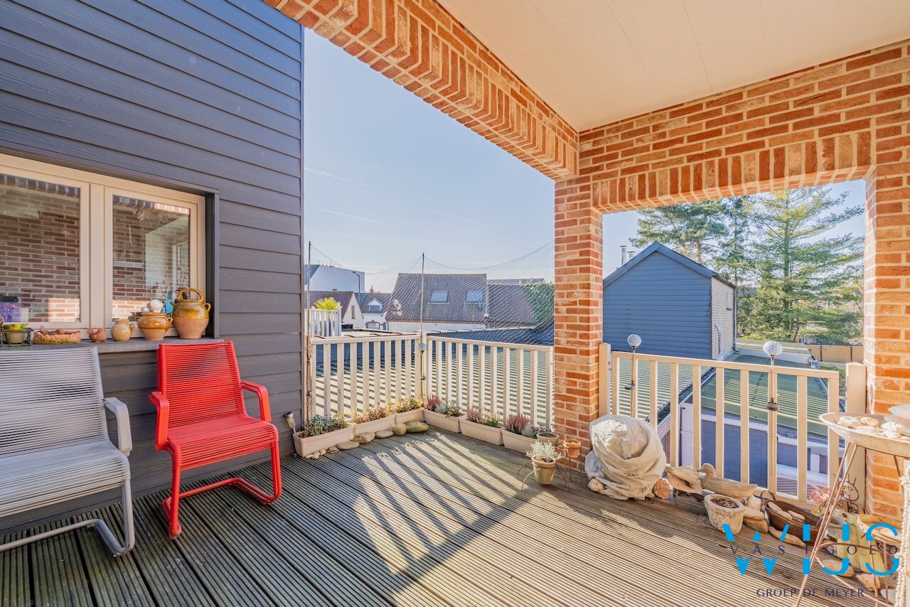 Interessant &amp; ruim duplex appartement te Ertvelde 