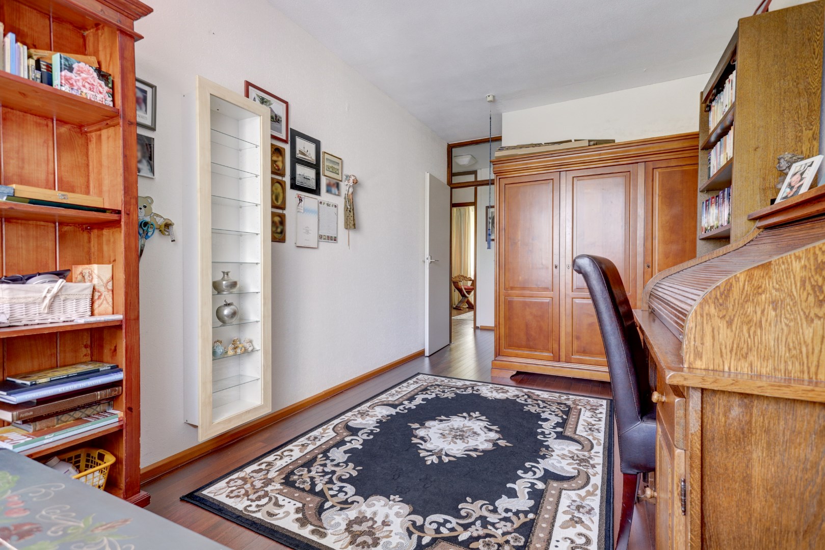 Licht 3 (voorheen 4) kamer appartement op de vijfde verdieping met woningbreed balkon! 