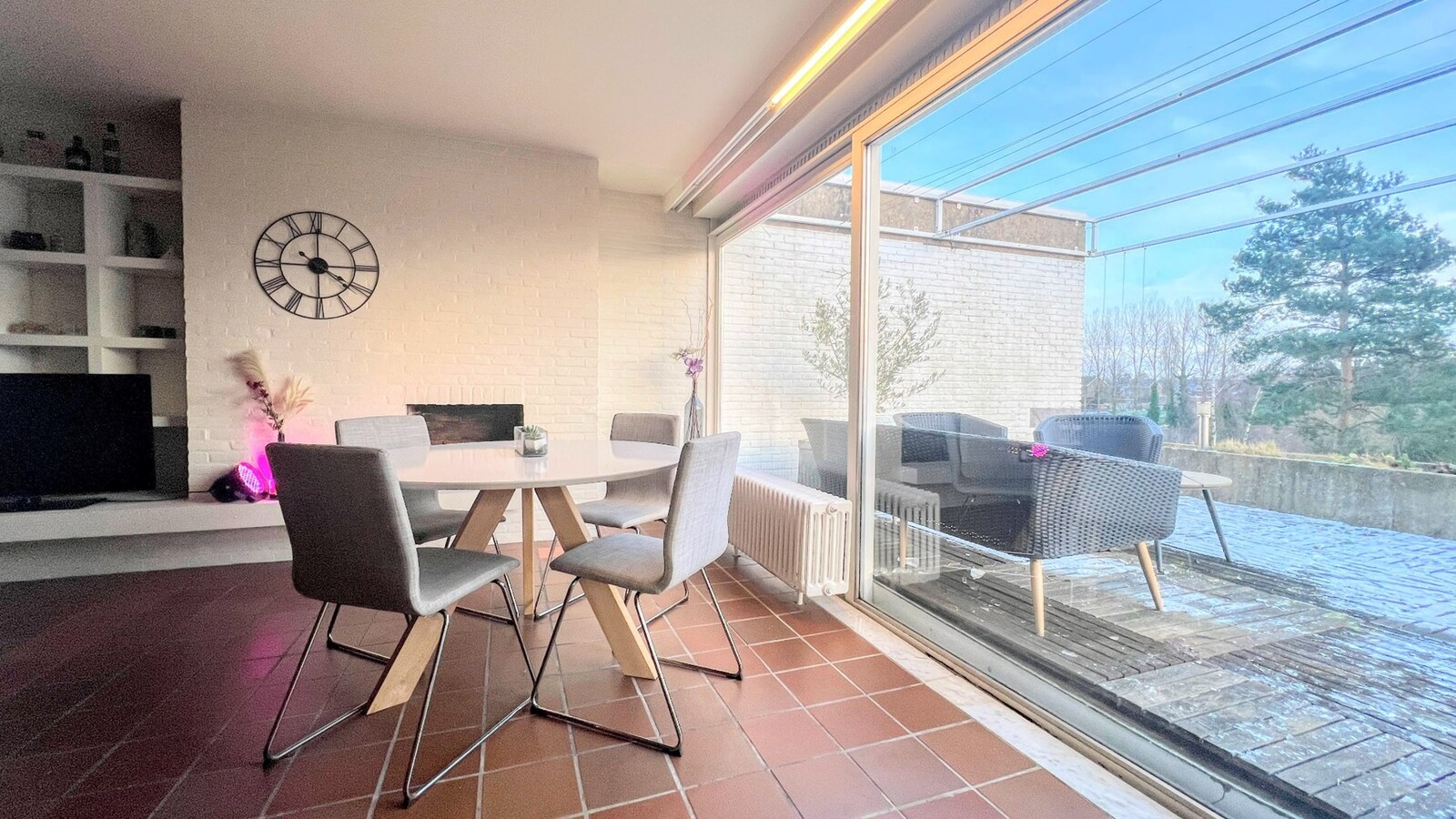 Betaalbaar dakappartement met panoramisch zicht 