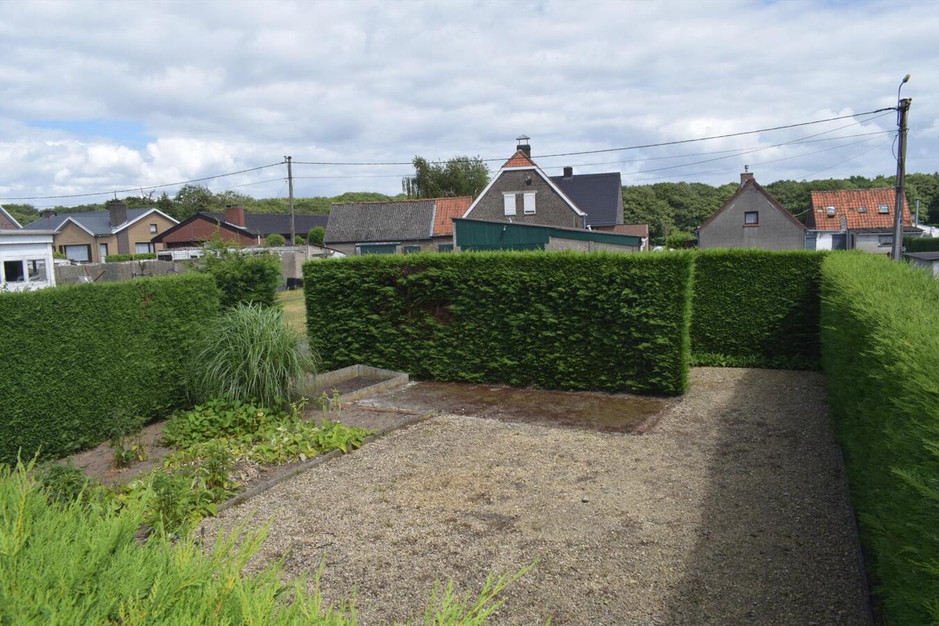 Half open bebouwing met drie slaapkamers 