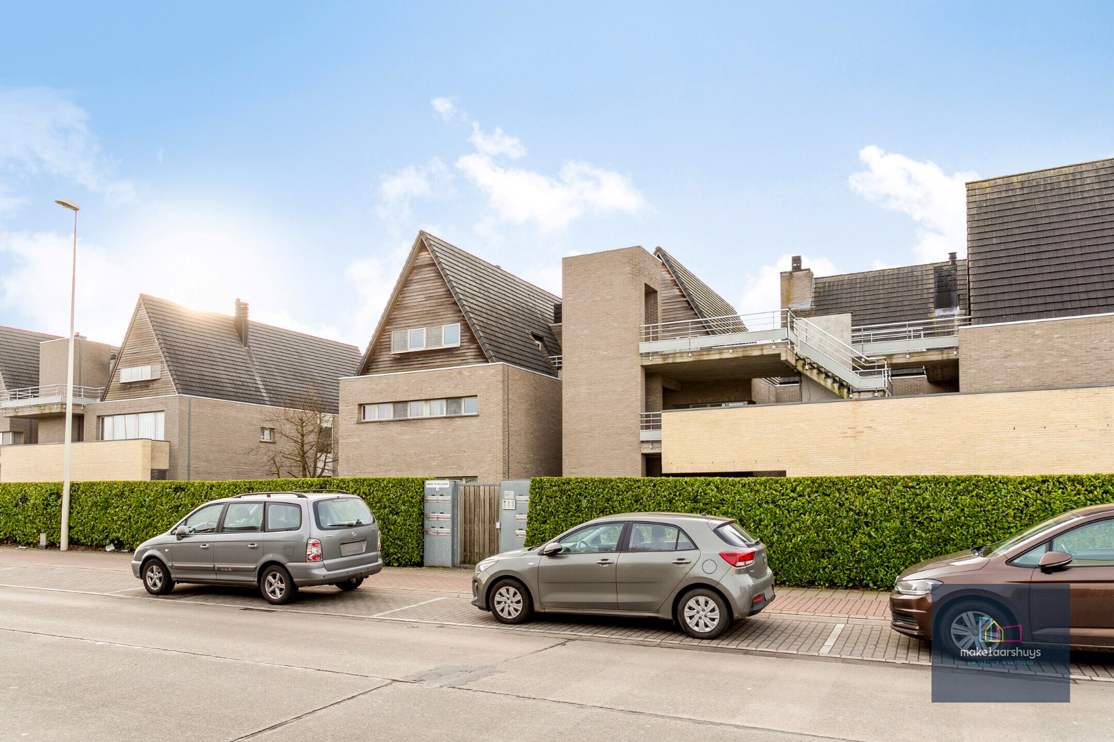 Lichtrijk en ruim 3 slp. dakappartement met garage in priv&#233;domein 