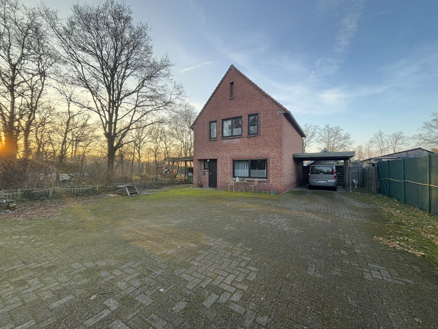 Te renoveren gezinswoning met 3 slpk. nabij Lommel-Kerkhoven 