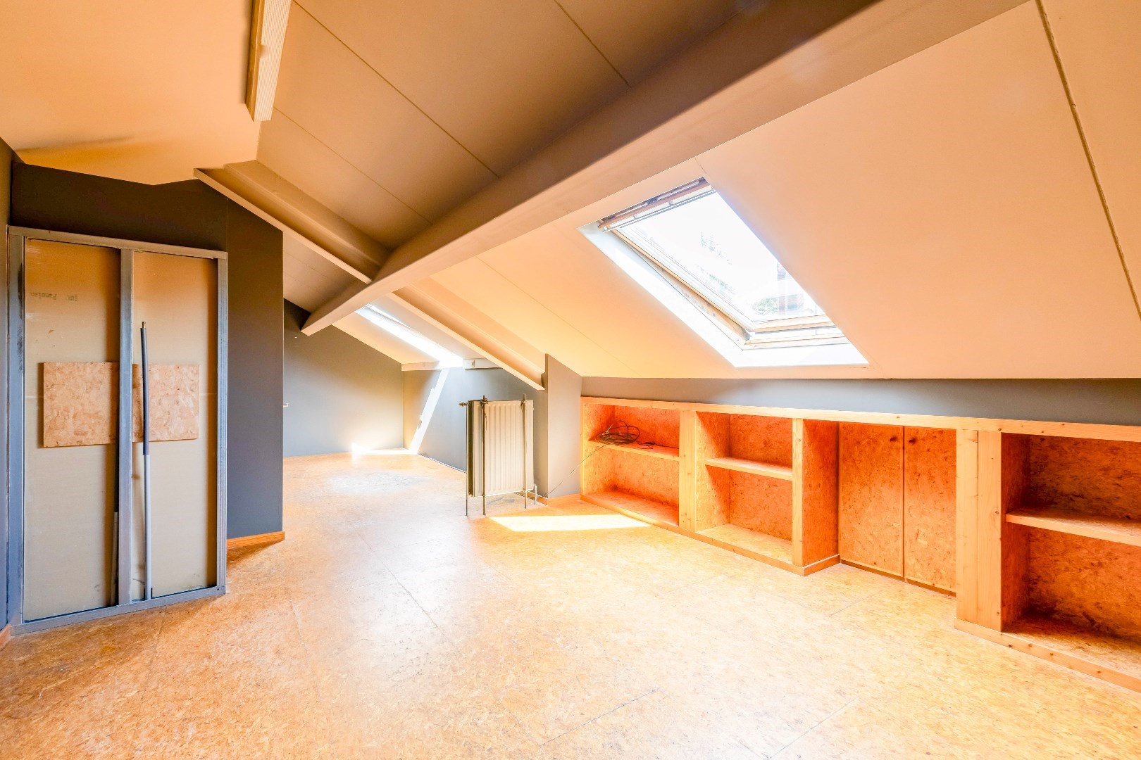 VERHUURD ! Ruime woning met tuin en dubbele garage in Gent - ideale woning voor cohousing 