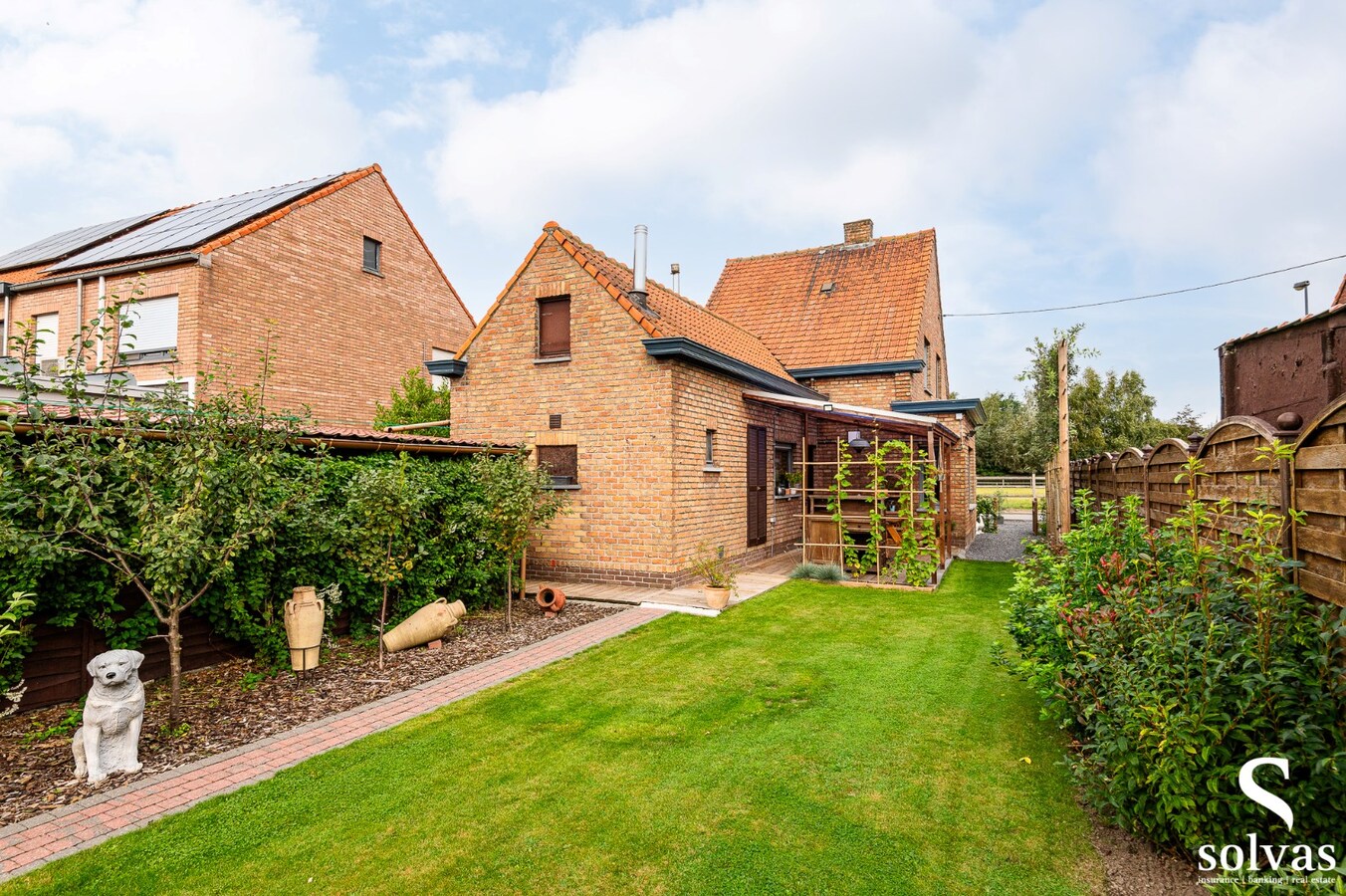 Gezellige open bebouwing met tuin en garage 