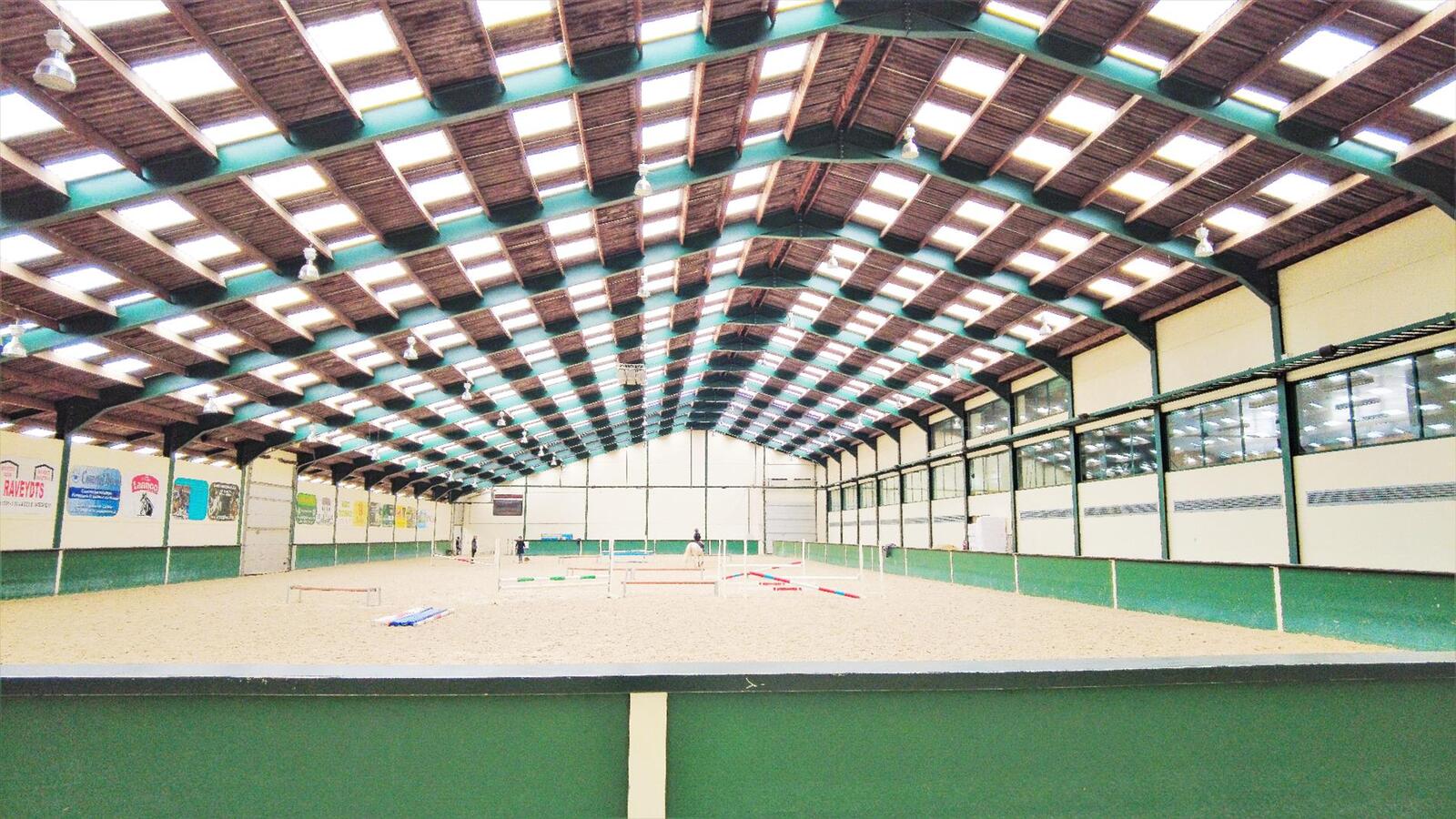 Exclusive professional equestrian center on more than 16ha at Rebecq (Walloon Brabant; Brussels; Belgium) 