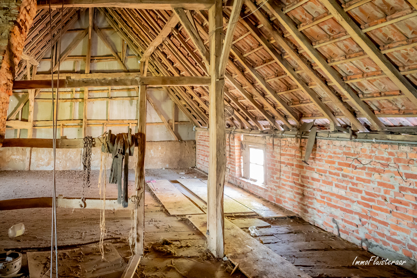 Te renoveren landelijke woning met aanhorigheden en weiland op ca. 1,2ha te Kersbeek-Miskom (Kortenaken; Vlaams-Brabant) 