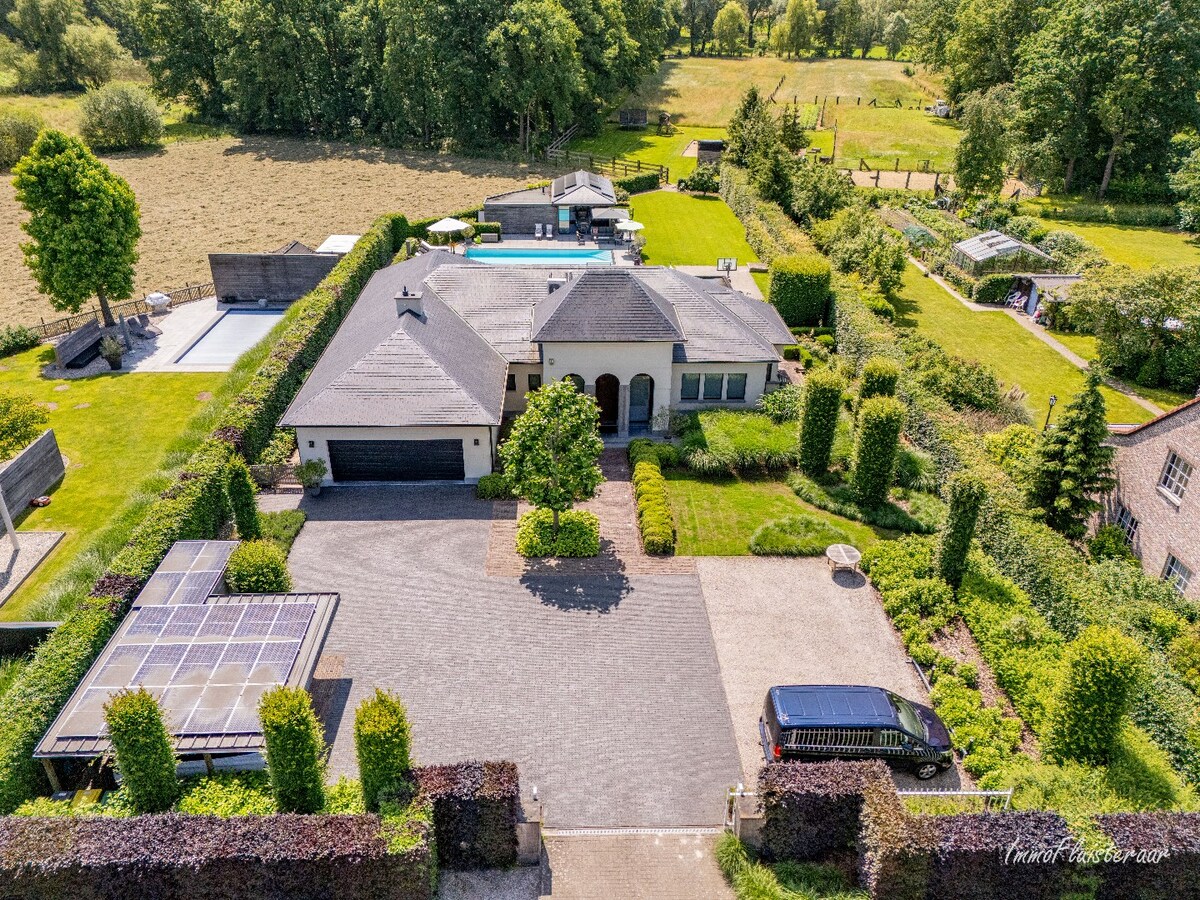 Villa met zwembad op ca. 2.155 m2 te Nijlen (Mogelijkheid tot aankoop aanpalende weide van ca. 5.251 m2, ideaal voor het houden van dieren) 
