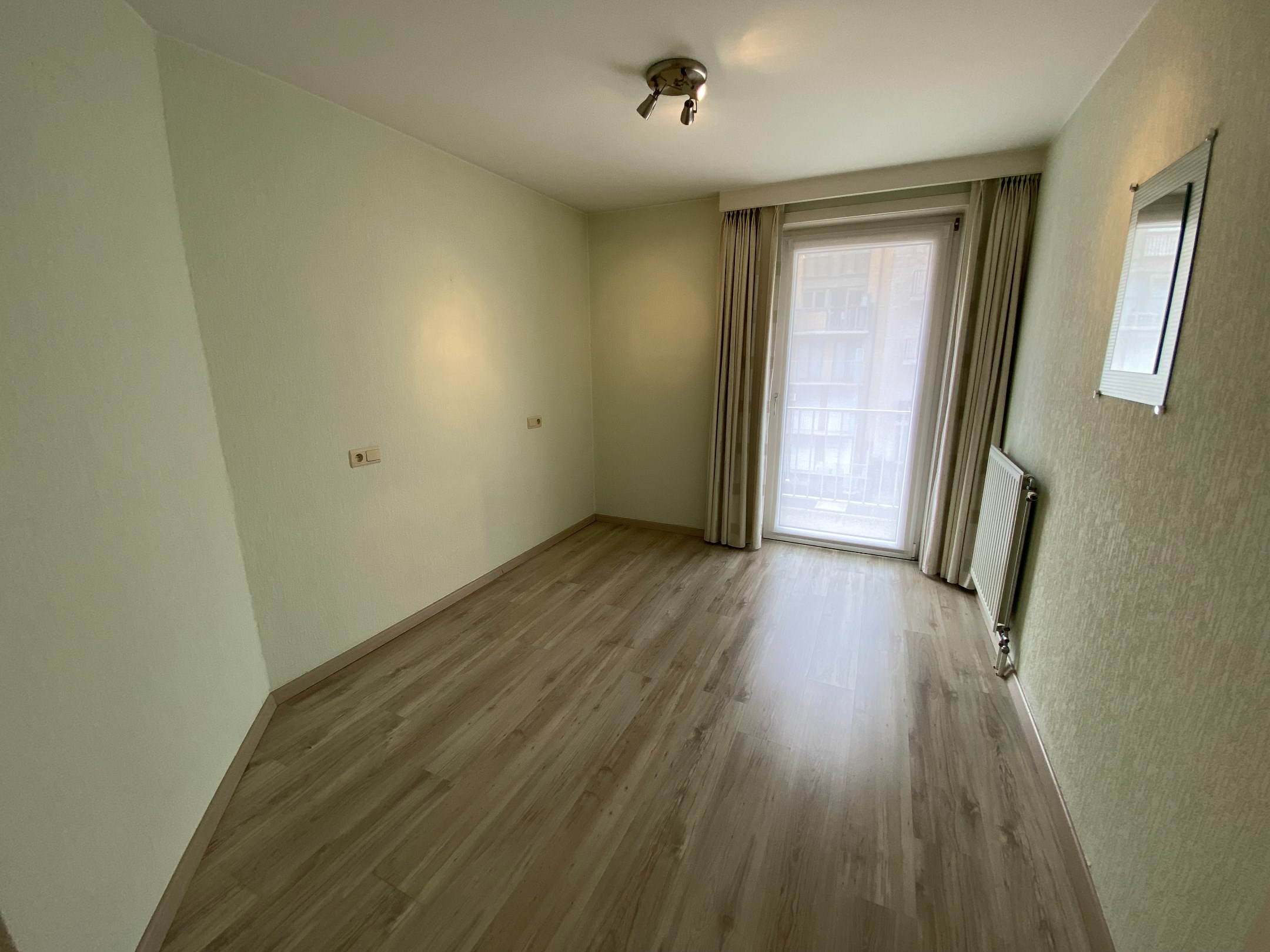 Non-meubl&#233; - Agr&#233;able et spacieux appartement avec trois chambres situ&#233; dans la Lippenslaan &#224; Knokke. 