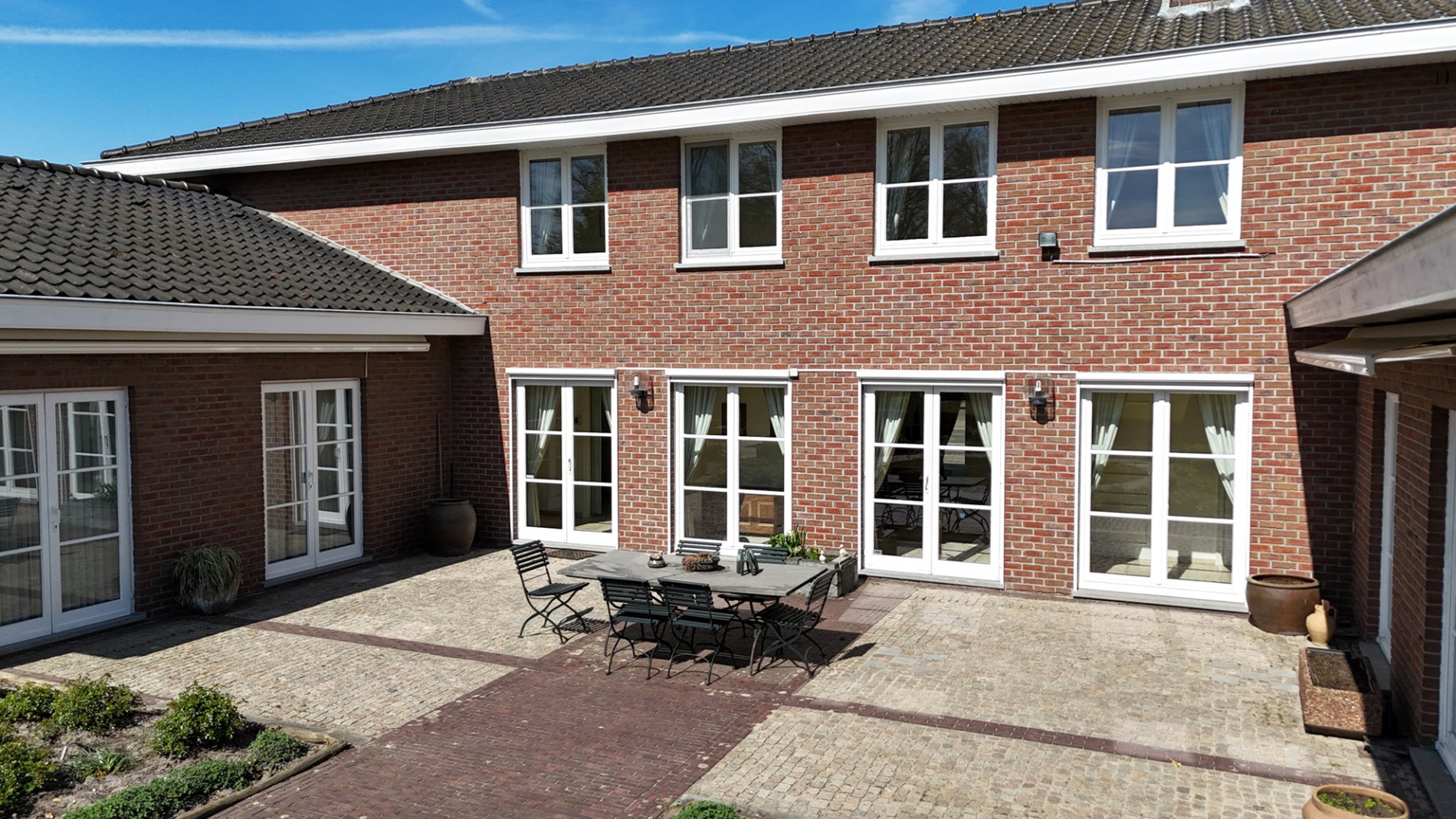 Tijdloze, stijlvolle villa met parktuin op toplocatie. 