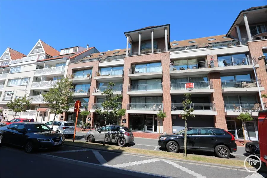 Ruim appartement gelegen in de Van Bunnenlaan met leuk terras aan de zonzijde