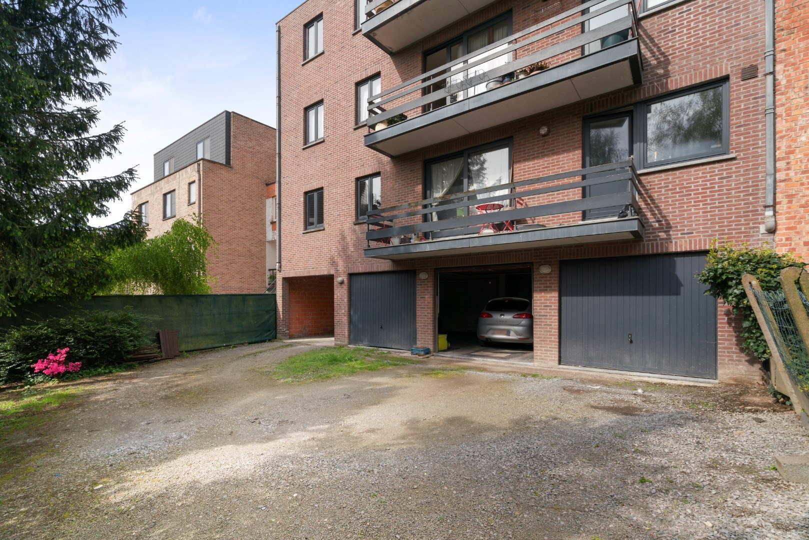 Ruim appartement met grote zolderruimte 