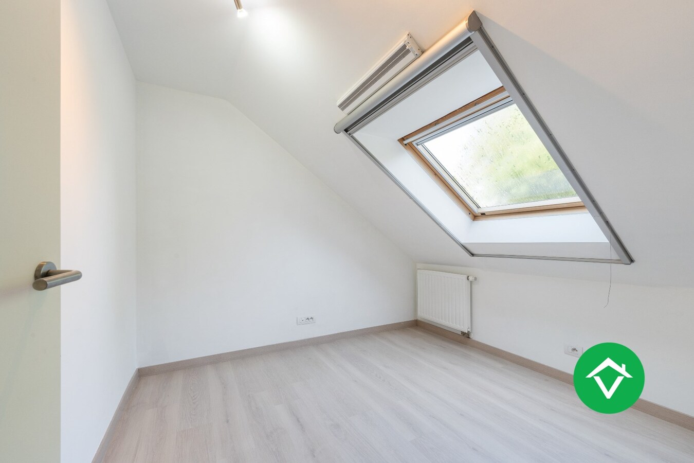 Instapklare moderne woning met 3 slaapkamers en tuin te Hooglede 