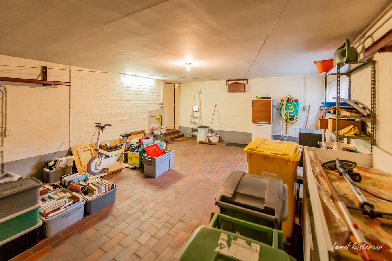 Te renoveren woning op ca. 1 Ha te Baarle-hertog 