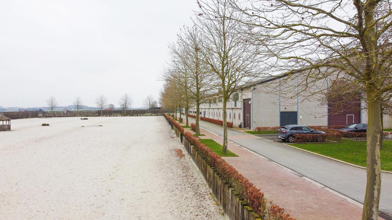 Exclusive professional equestrian center on more than 16ha at Rebecq (Walloon Brabant; Brussels; Belgium) 