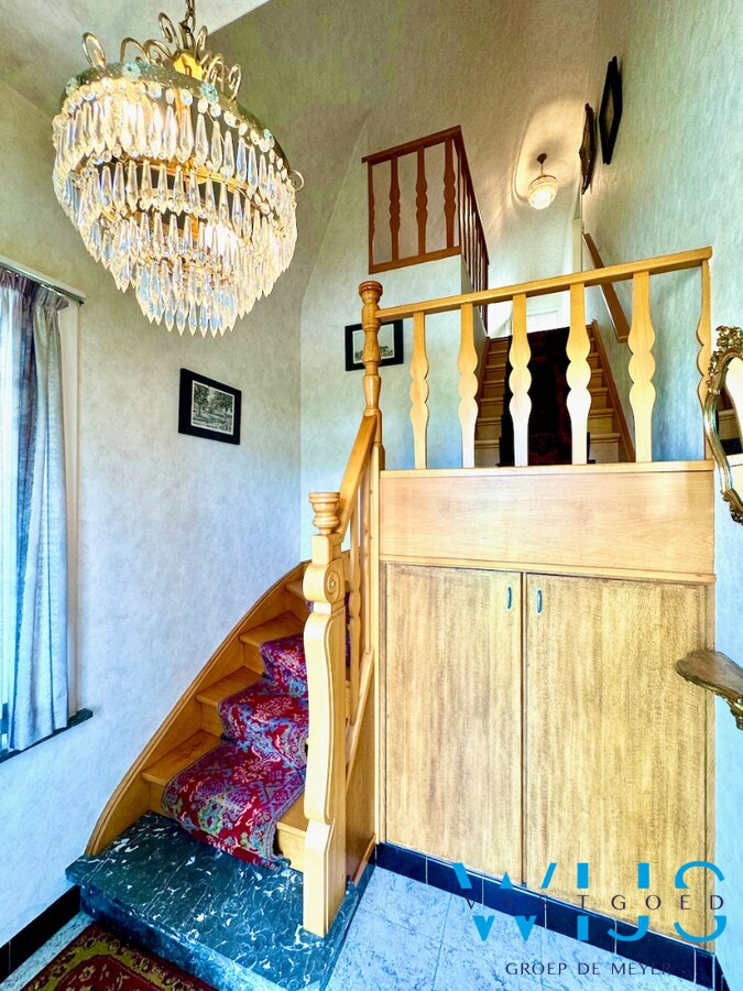 Woonhuis op een perceel van 3.848 m&#178; te Sleidinge ! 