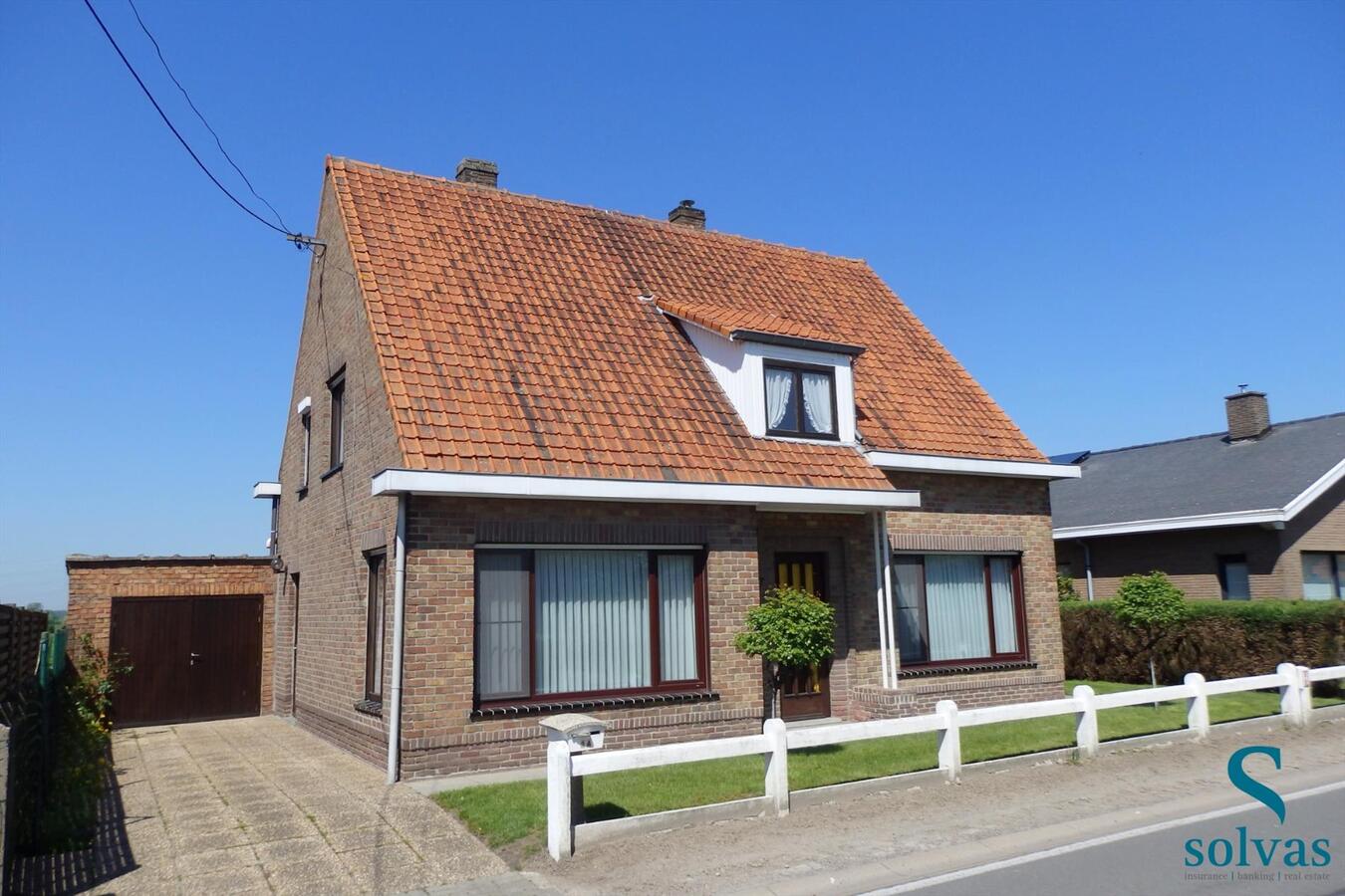 Woning met vrij uitzicht te Zomergem! 