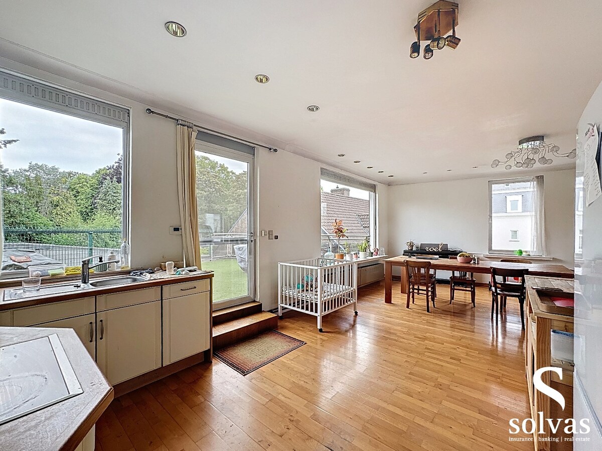 Ruim duplexappartement met terras en garage in centrum Zomergem 