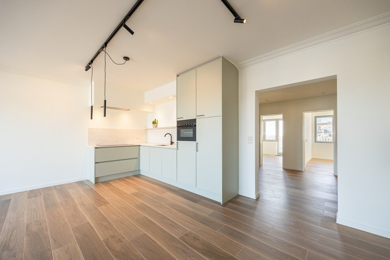 Prachtig gerenoveerd appartement 104 m&#178; met 3 slaapkamers 