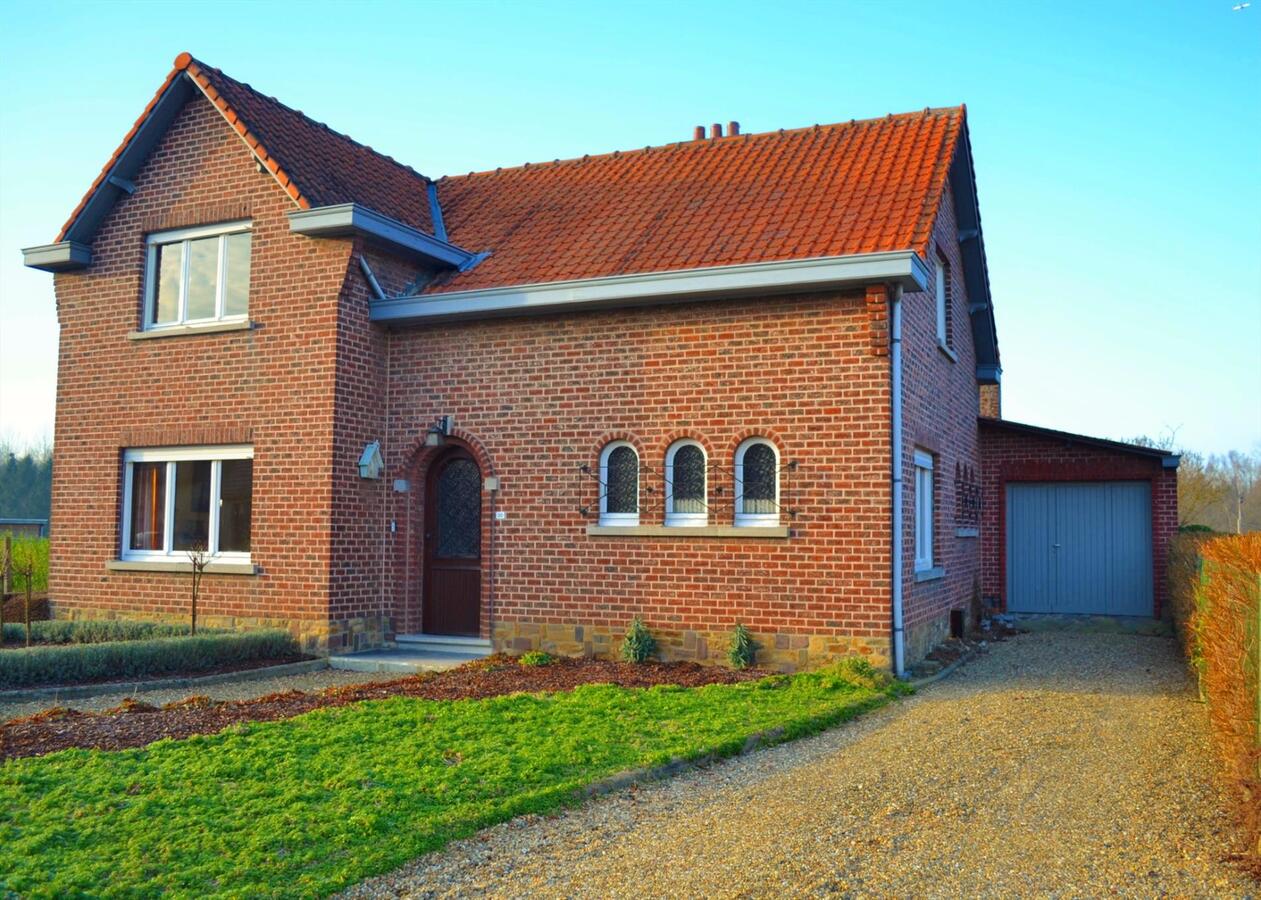 Leuke &#233;&#233;nsgezinswoning met weide op 5.940M&#178; te Herent. 