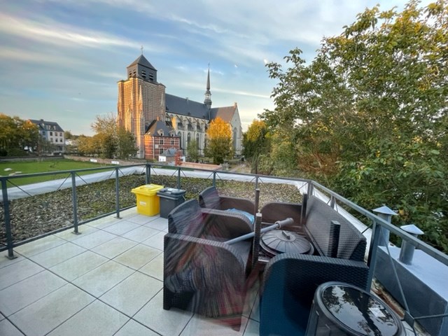 Sfeervol en aangenaam  appartement/studio met terras en &#233;&#233;n slaaphoek te Geel! 