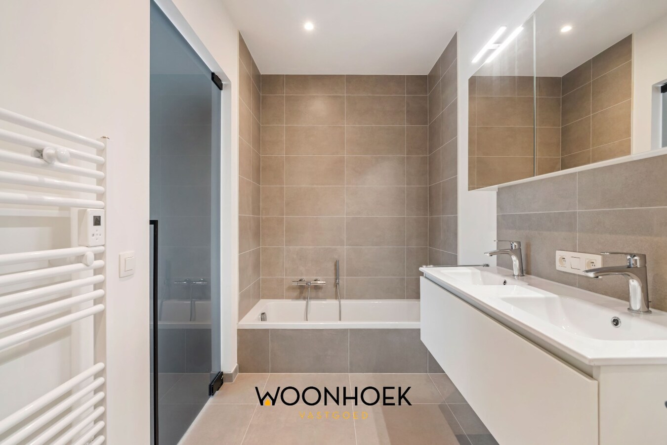 3- slpk luxeappartement met staanplaats in het Oeverpark! 