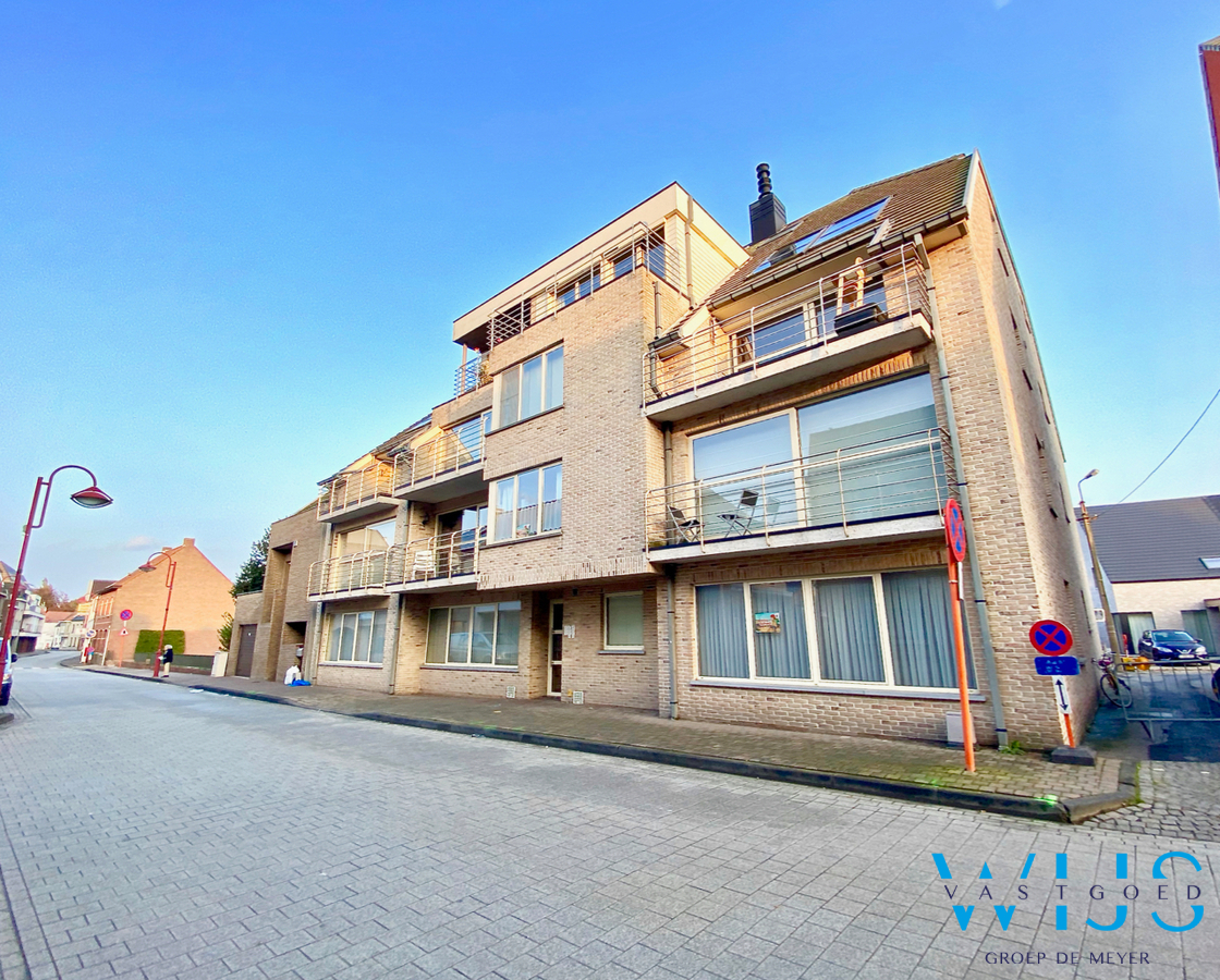 3 slaapkamerappartement met garage in hartje Assenede ! 