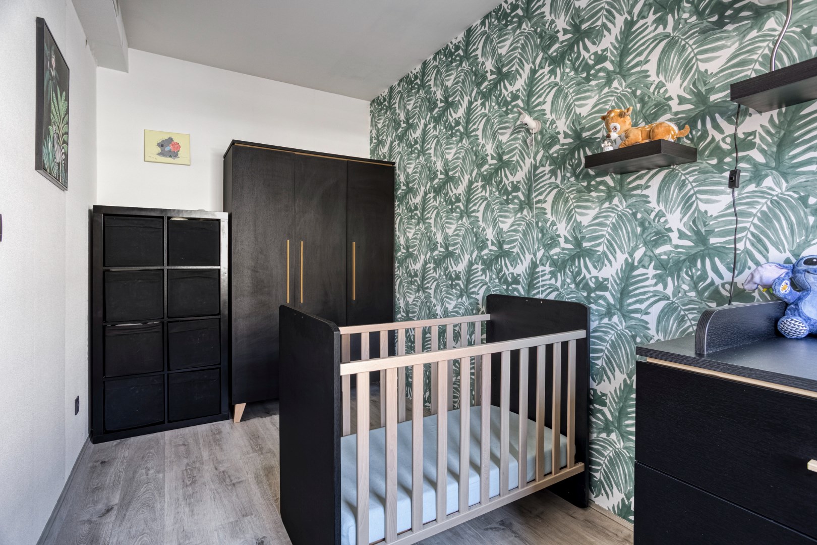 Energiezuinig gelijkvloers 2 slpk. appartement met 2 garages en staanplaats in Leopoldsburg 